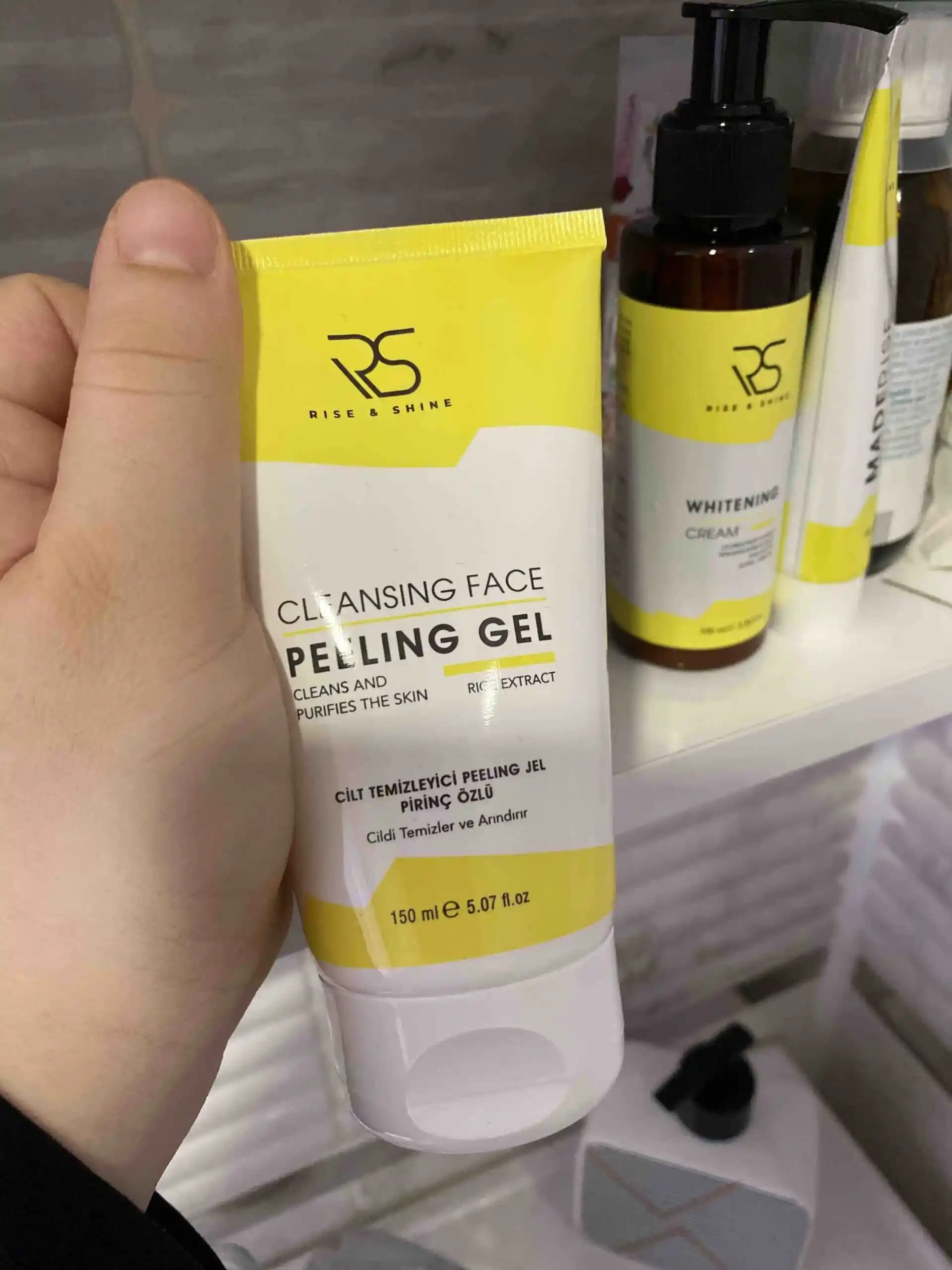 Doğal Peeling Ürünleri ile Güvenli ve Etkili Cilt Yenileme Yöntemleri