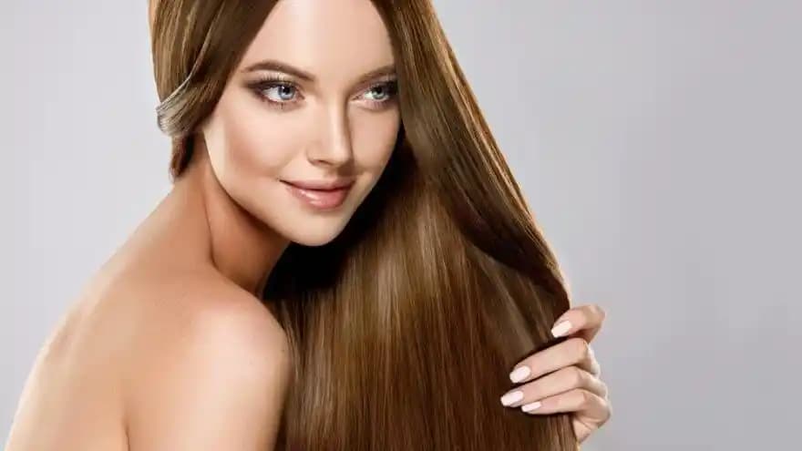 Doğal Saç Bakımı Yöntemleri ve Sağlıklı Parlak Saçlar İçin Tavsiyeler