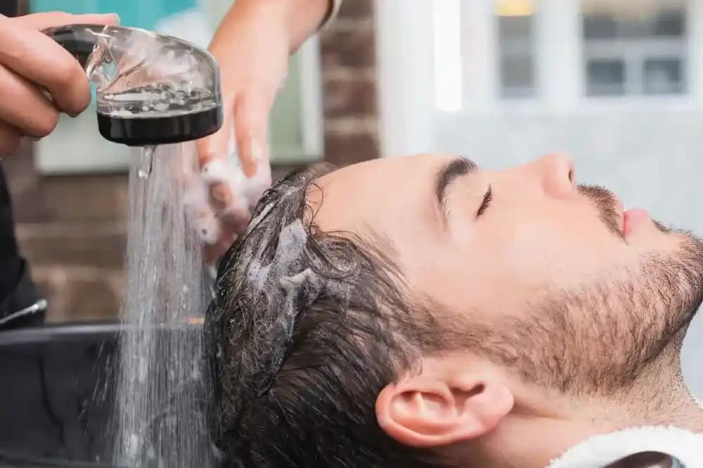 Erkekler İçin Saç Sağlığı ve Parlak Görünüm İçin Bilmeniz Gerekenler