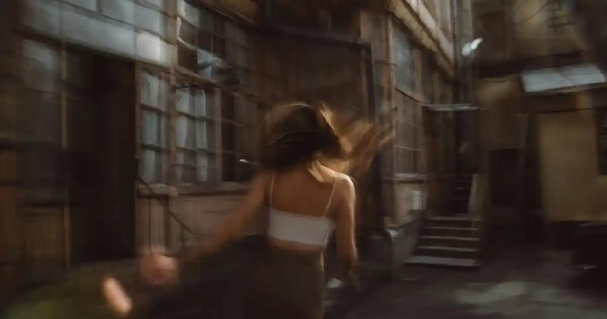 Göz Alıcı ve Doğal Görünümlü Makyaj İçin Uygun Kapatıcı Seçimi ve Uygulama İpuçları