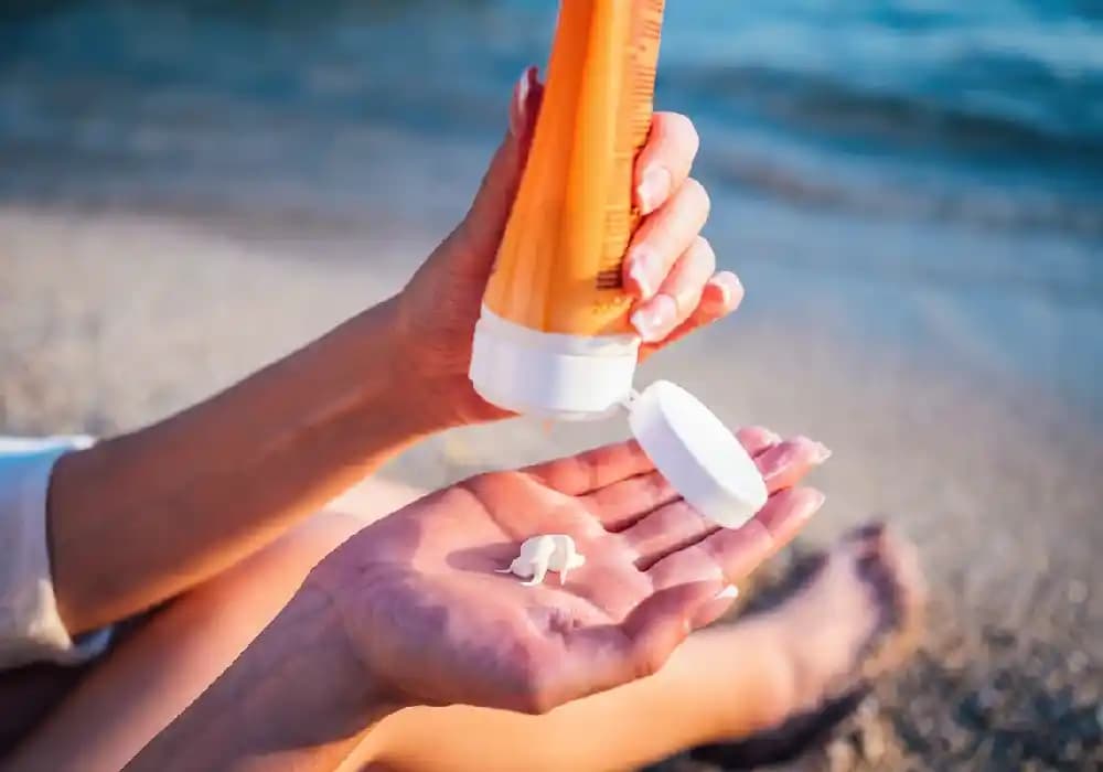 Güneş Kremi Kullanımı ve Cilt Sağlığı: Doğru Seçim ve Uygulama Yöntemleri
