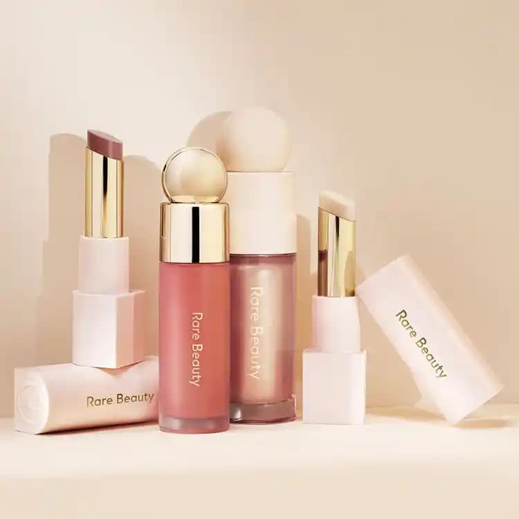 Güzelliği Ortaya Çıkaran Kozmetik Ürünleri: Etkili ve Güvenilir Seçenekler