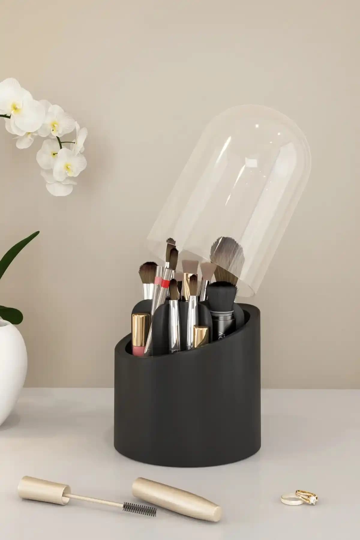 Kaliteli Malzemeler ve Bakım İpuçlarıyla Deluxe Makyaj Fırçası Kullanımı