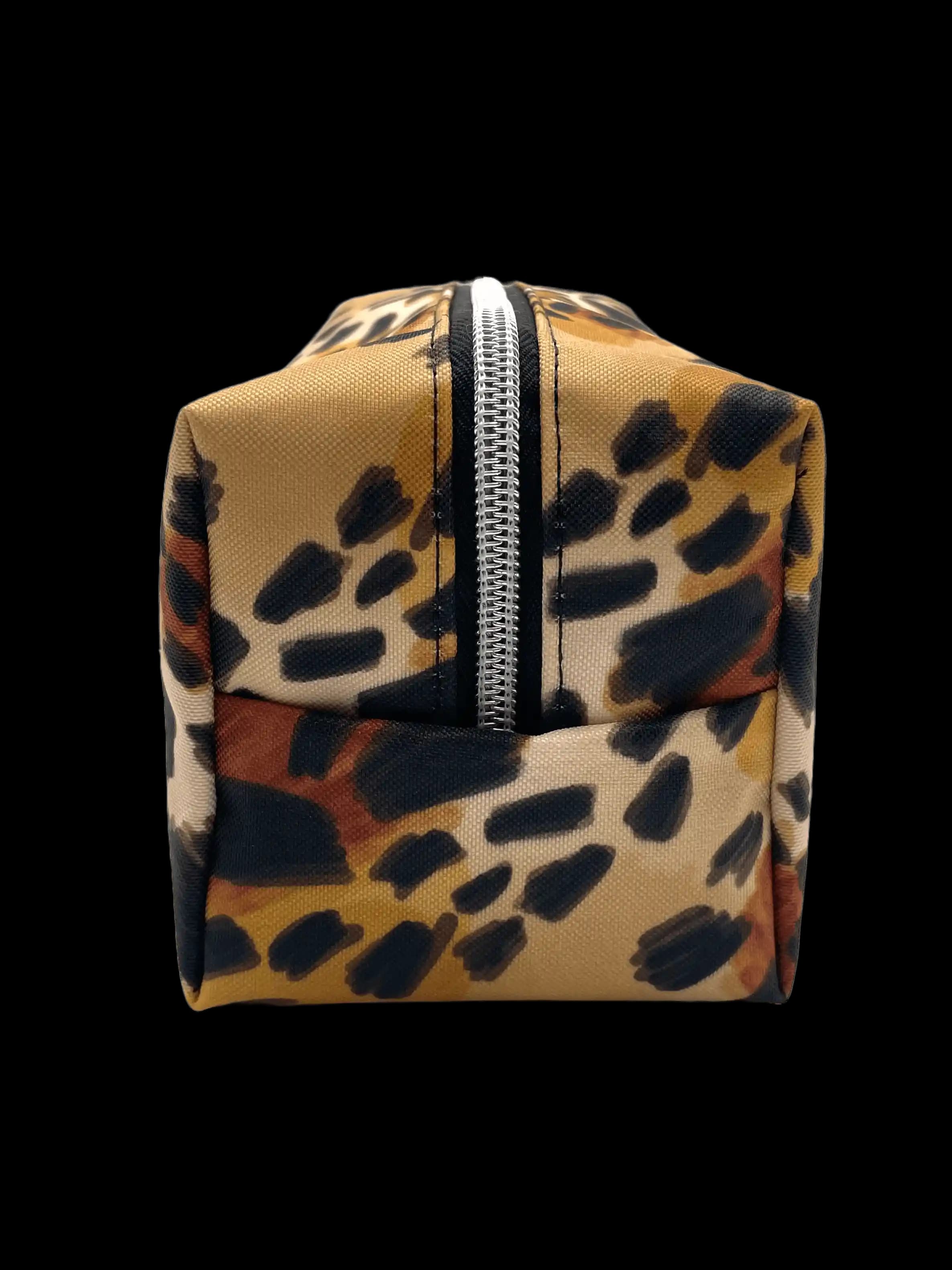 Makyaj Çantası Seçimi ve Organizasyonu: Güncel Trendler ve Pratik İpuçları