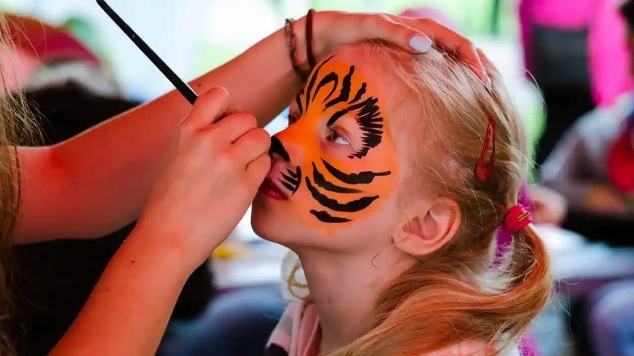 Çocuklarda Kozmetik Kullanımının Sağlık Üzerindeki Etkileri ve Güvenlik İpuçları