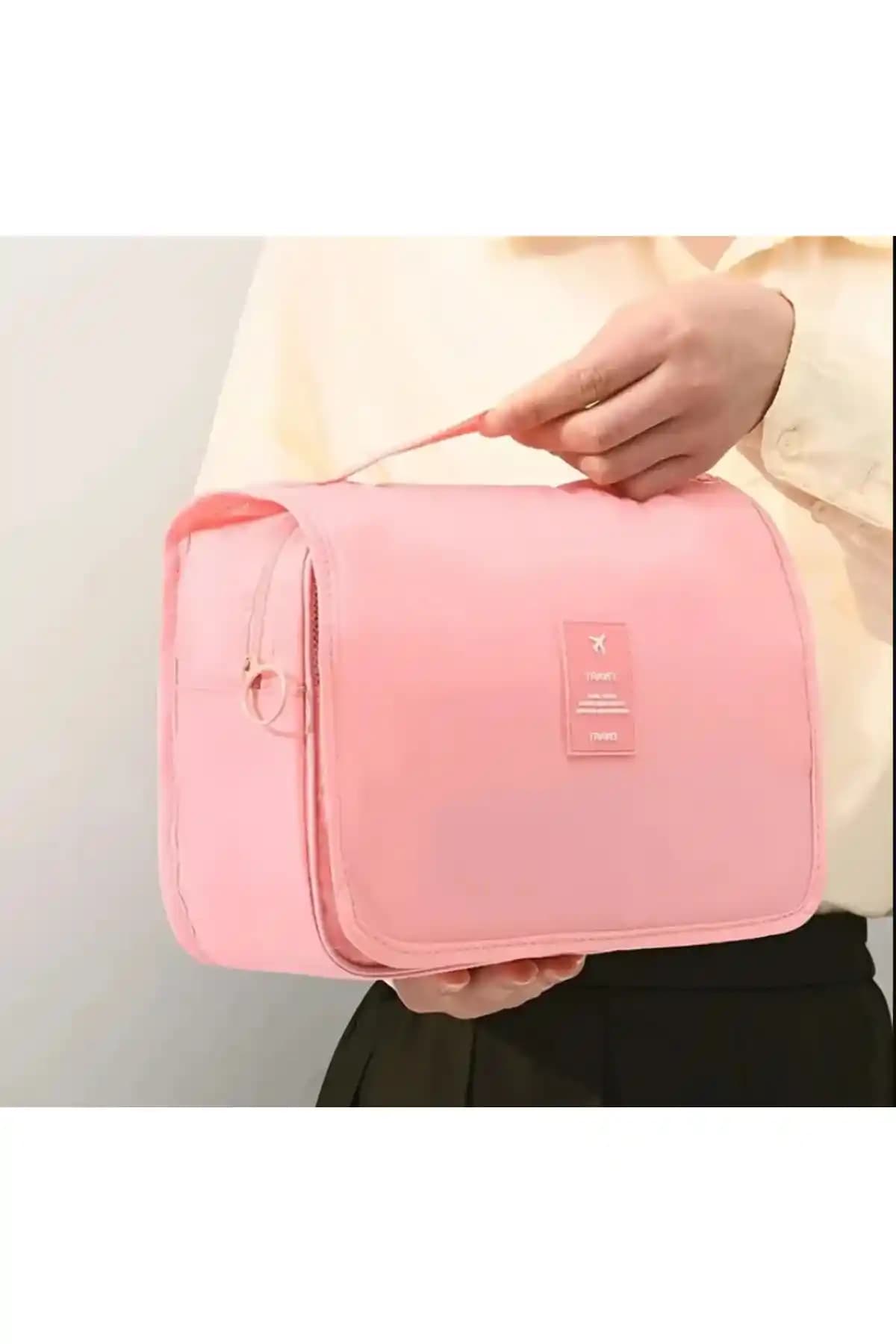 Çok Bölmeli Kozmetik Çantaları ile Seyahat ve Günlük Kullanımda Düzeni Sağlayın