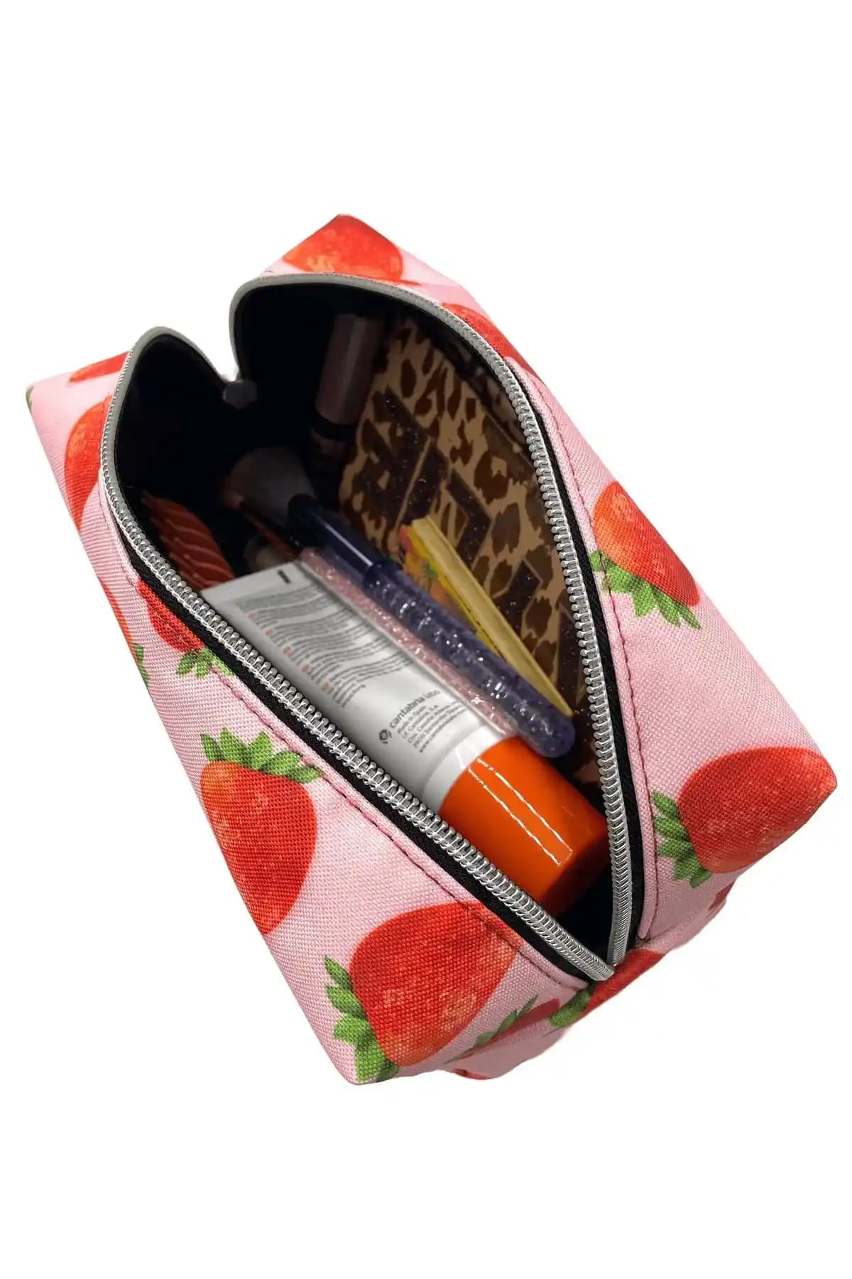 Geniş İç Hacimli Makyaj Kalemlikleri: Düzen ve Erişilebilirlik İçin Ideal Seçenekler