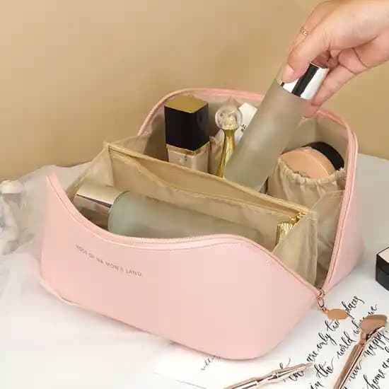 Hafif Seyahat Kozmetik Çantaları: Pratik ve İşlevsel Seçenekler