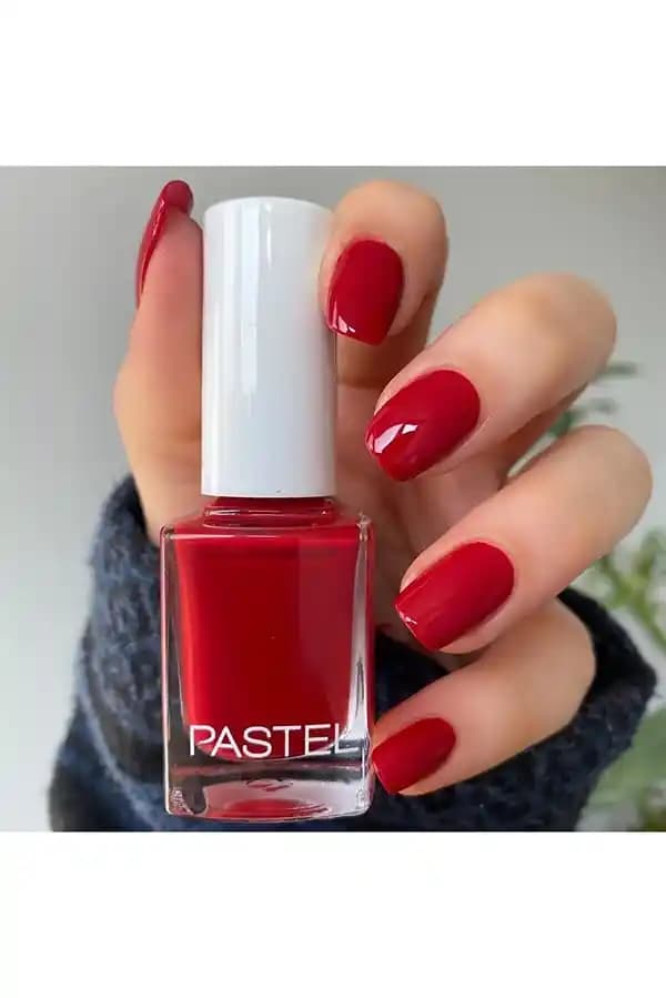 Jel Görünümlü ve Pastel Oje Trendleri Güncel Bakış