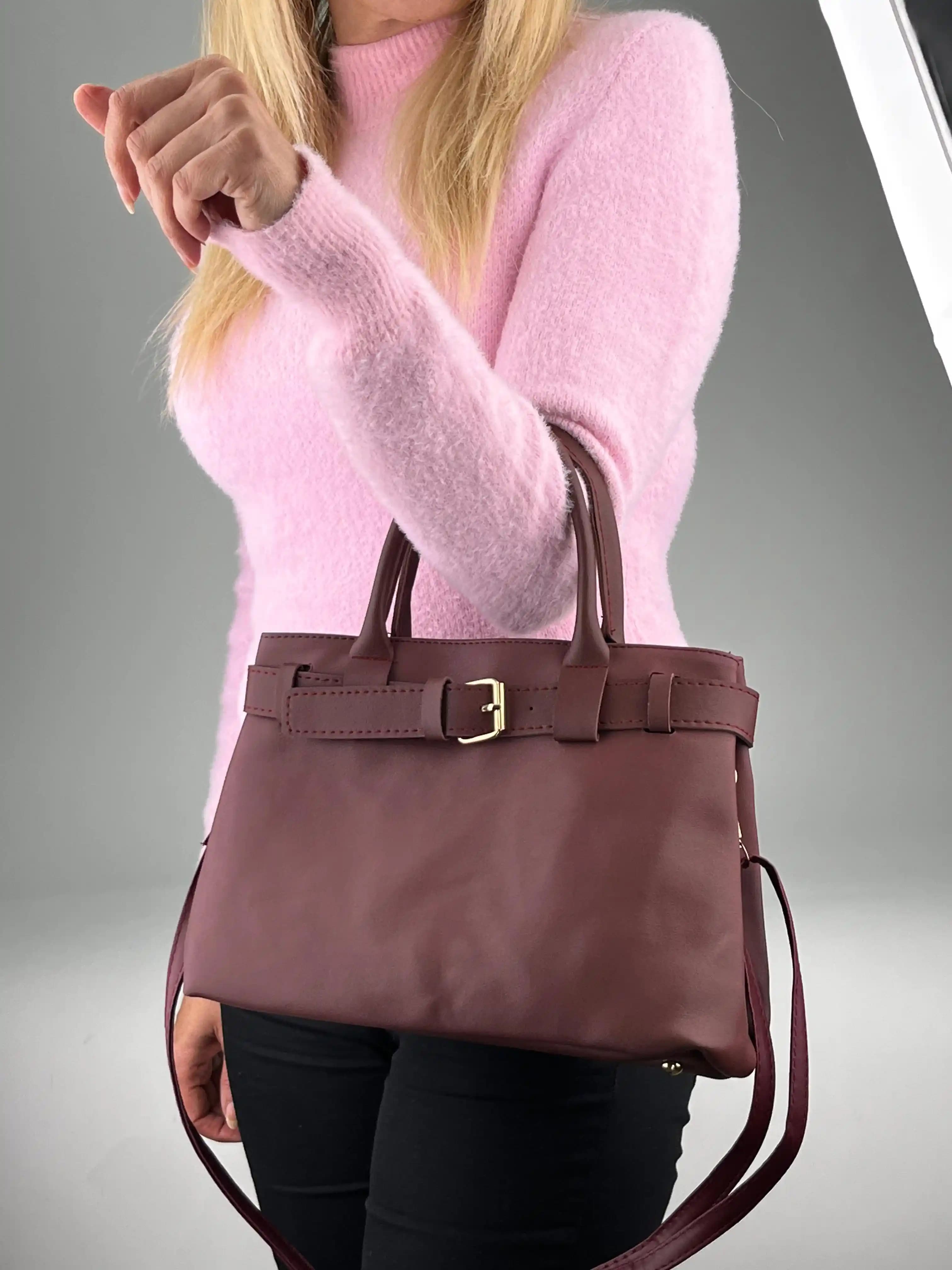 Kadın Çantalarında Fonksiyonellik ve Şıklığın Modern Buluşması