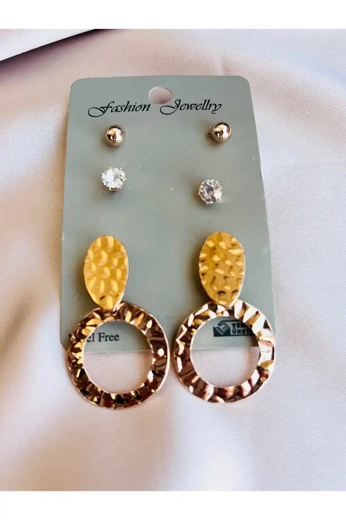 Kadınlar İçin Modern Tasarımlı Küpe Setleri Güncel Trendler ve Seçim Kriterleri