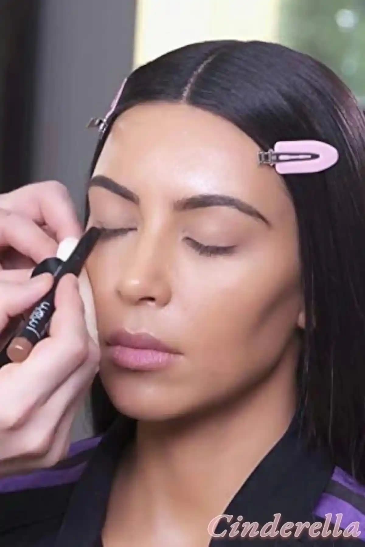 Kadınlar İçin Pembe Makyaj ve Toka Trendleri Güncel Rehber 2023