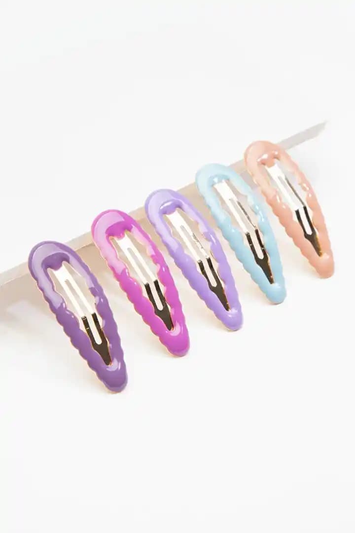 Kadınlar İçin Renkli ve Çekici Saç Tokası Seçenekleri ve Trendleri