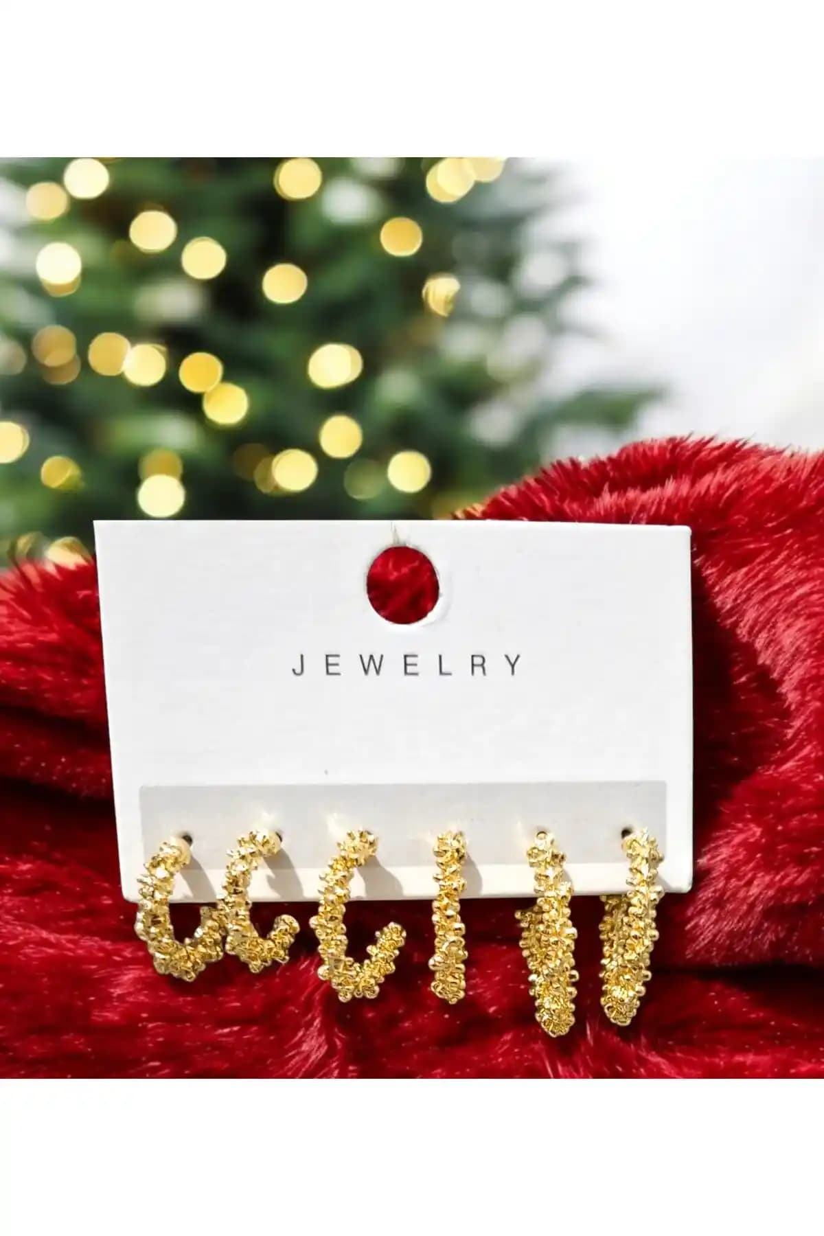 Kadınlar İçin Zarif ve Şık Küpe Setleri: Günlük ve Özel Günler İçin Uygun Seçenekler