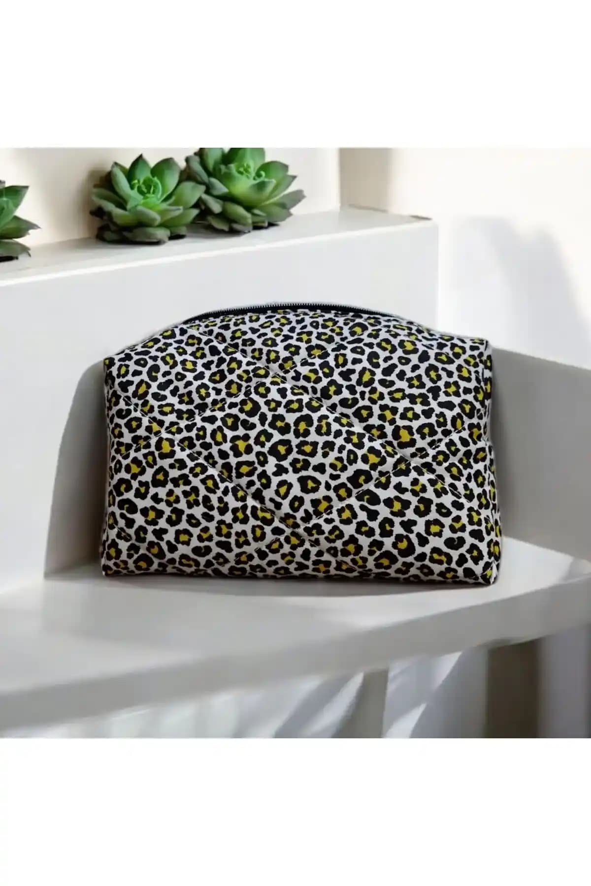 Leopar Desenli Kozmetik Çantası Seçenekleri: Estetik ve Fonksiyonellik Bir Arada