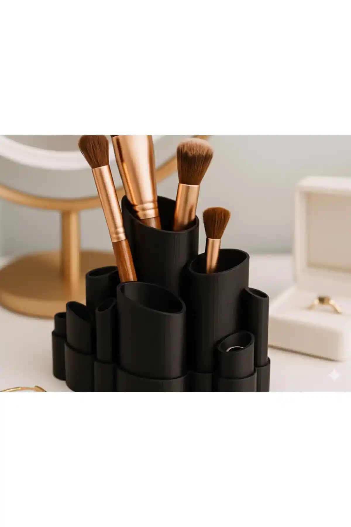 Makyaj Aksesuarı Düzenleyicileri: Farklı Malzeme ve Tasarımlarla Güzellik Rutininizi Optimize Edin