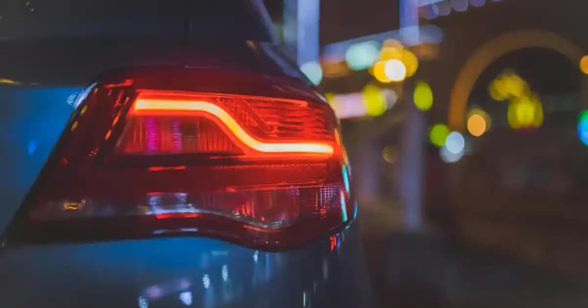 Makyaj Ürünlerinin Popülerliği: Estetik, Psikolojik ve Sosyal Temelleri