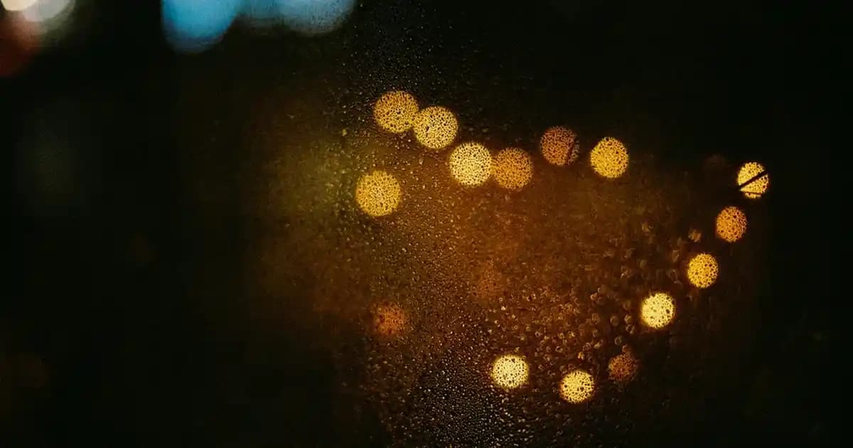 Maskara Renk Seçenekleri ve Kullanım İpuçları: Gözleri Vurgulayan Makyaj Rehberi