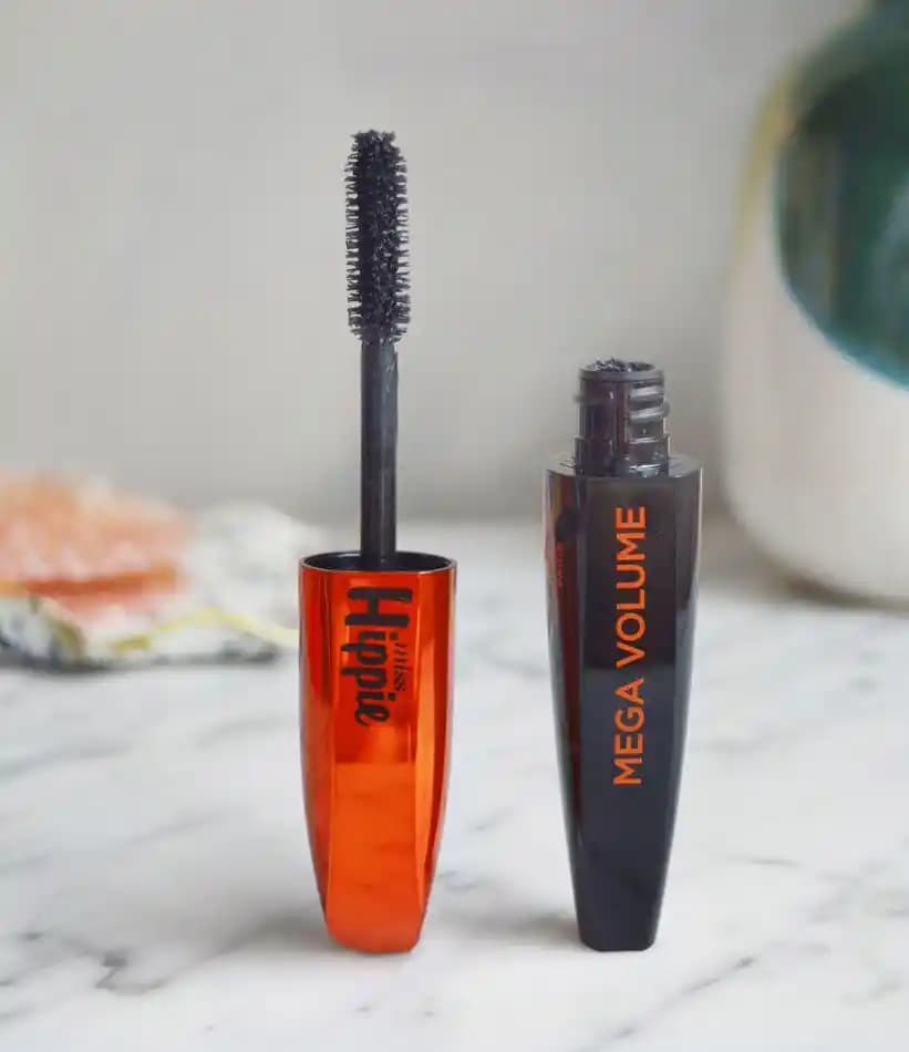 Mega Hacimli ve Hafif Maskara Formülleriyle Gözlerde Doğal Dolgunluk Sağlama