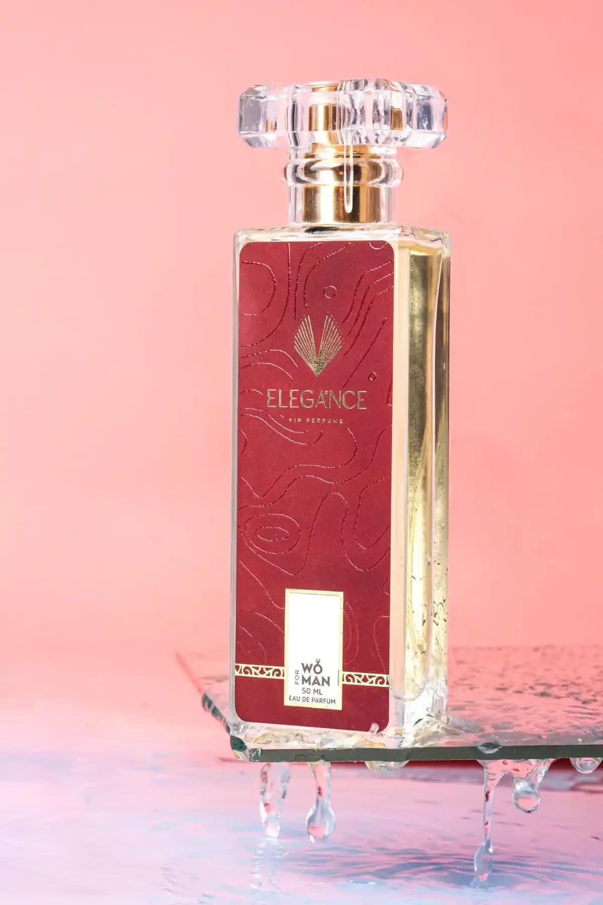 Modern ve Şık Kadın Parfümü Tasarımı: Güncel Trendler ve Estetik Özellikler