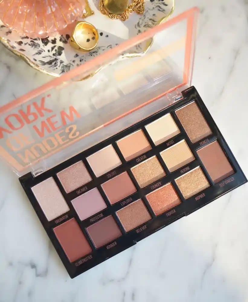 New York Temalı Far Paletleri: Renkli ve Şık Tasarımlarla Göz Makyajında Fark Yaratın