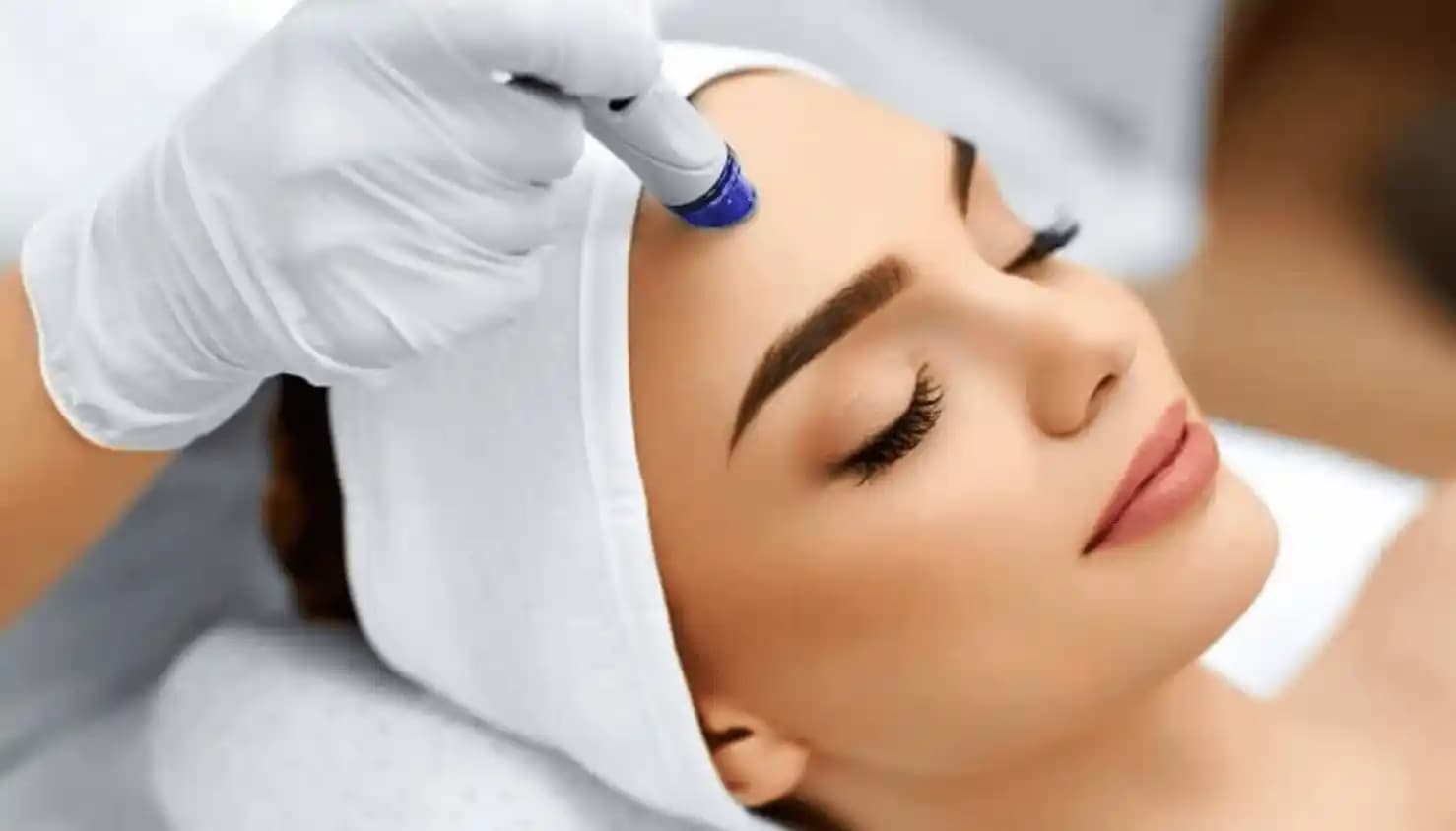 Peeling Cilt Bakımı: Sağlıklı ve Parlak Bir Cilt İçin Bilmeniz Gerekenler