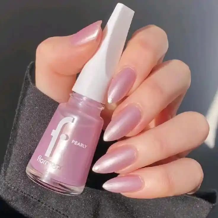 Pembe Parlak Tırnak Cilası: Estetik ve Bakım İçin Kullanım Rehberi