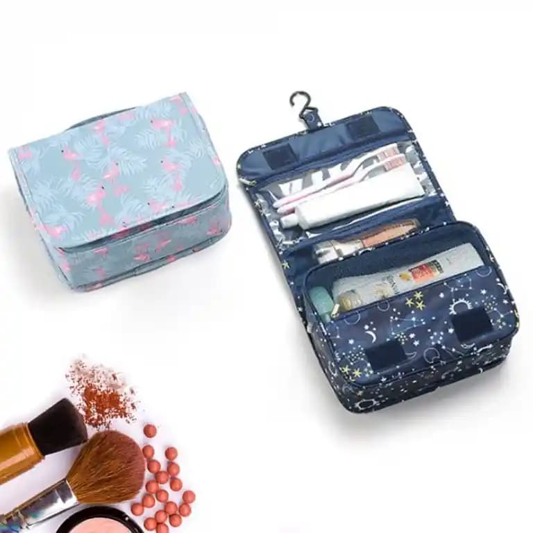 Pratik ve Dayanıklı Seyahat Kozmetik Çantası: Kullanışlı ve Güvenli Tasarımlar