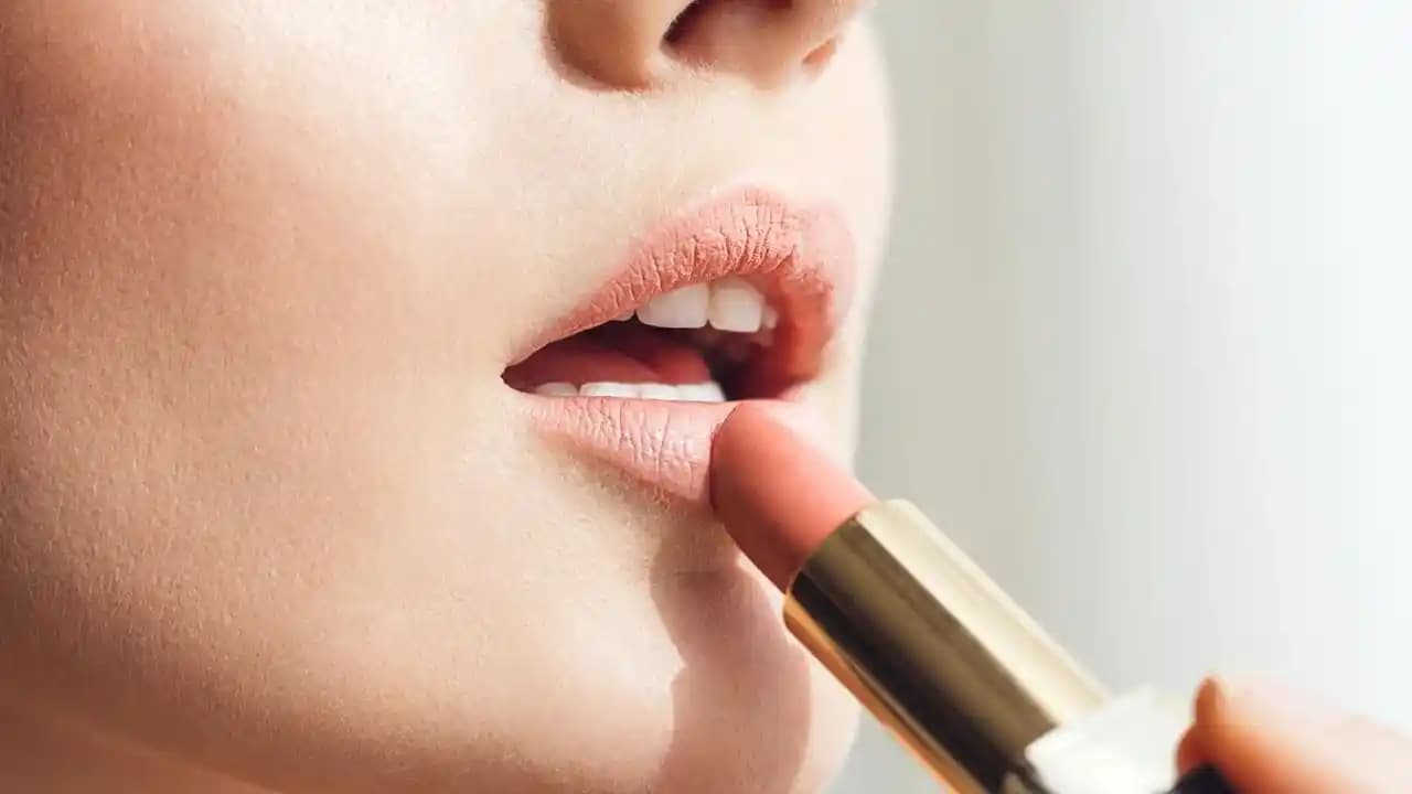 Ruj Kullanımında Sağlık Riskleri ve Güvenli Kullanım İpuçları