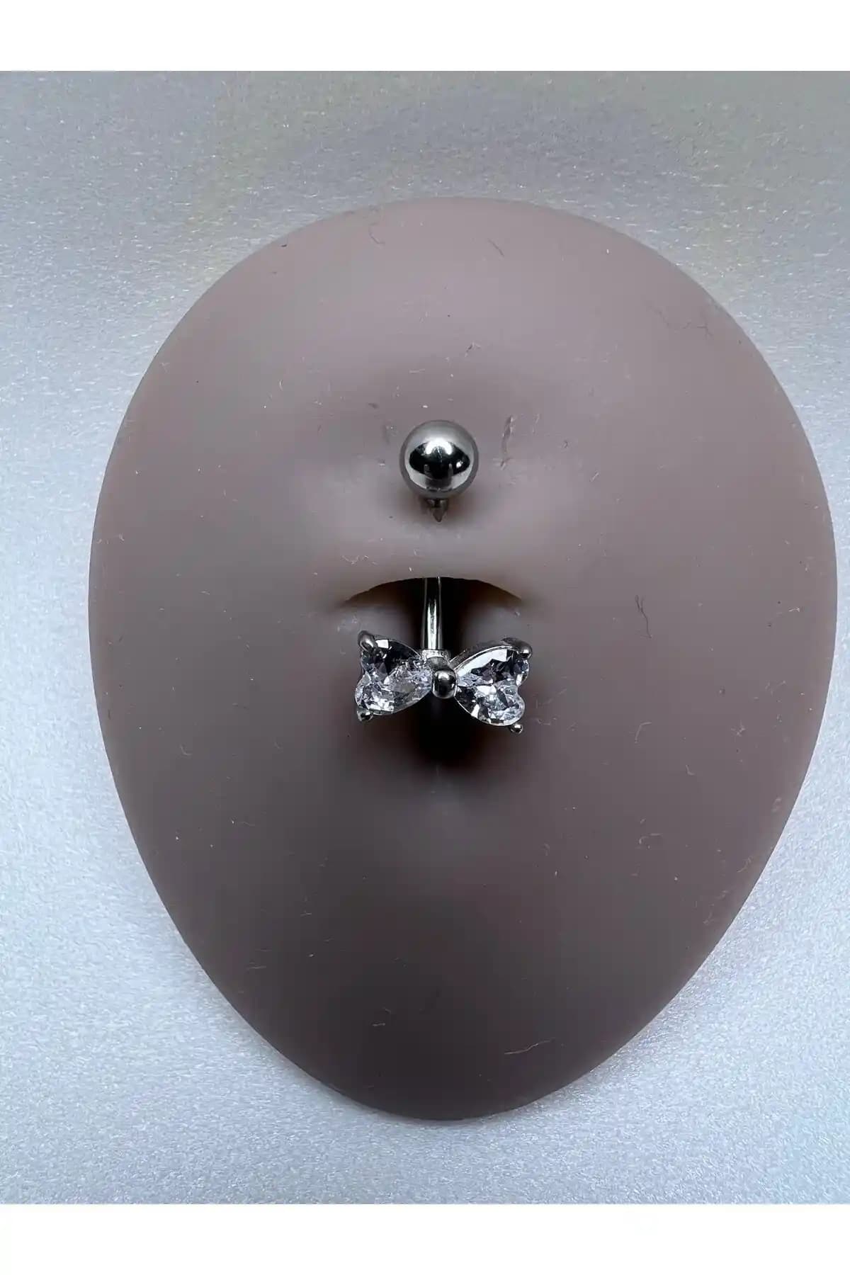 Sağlıklı ve Estetik Piercingler İçin Cerrahi Çelik ve Zirkon Taşlı Seçenekler