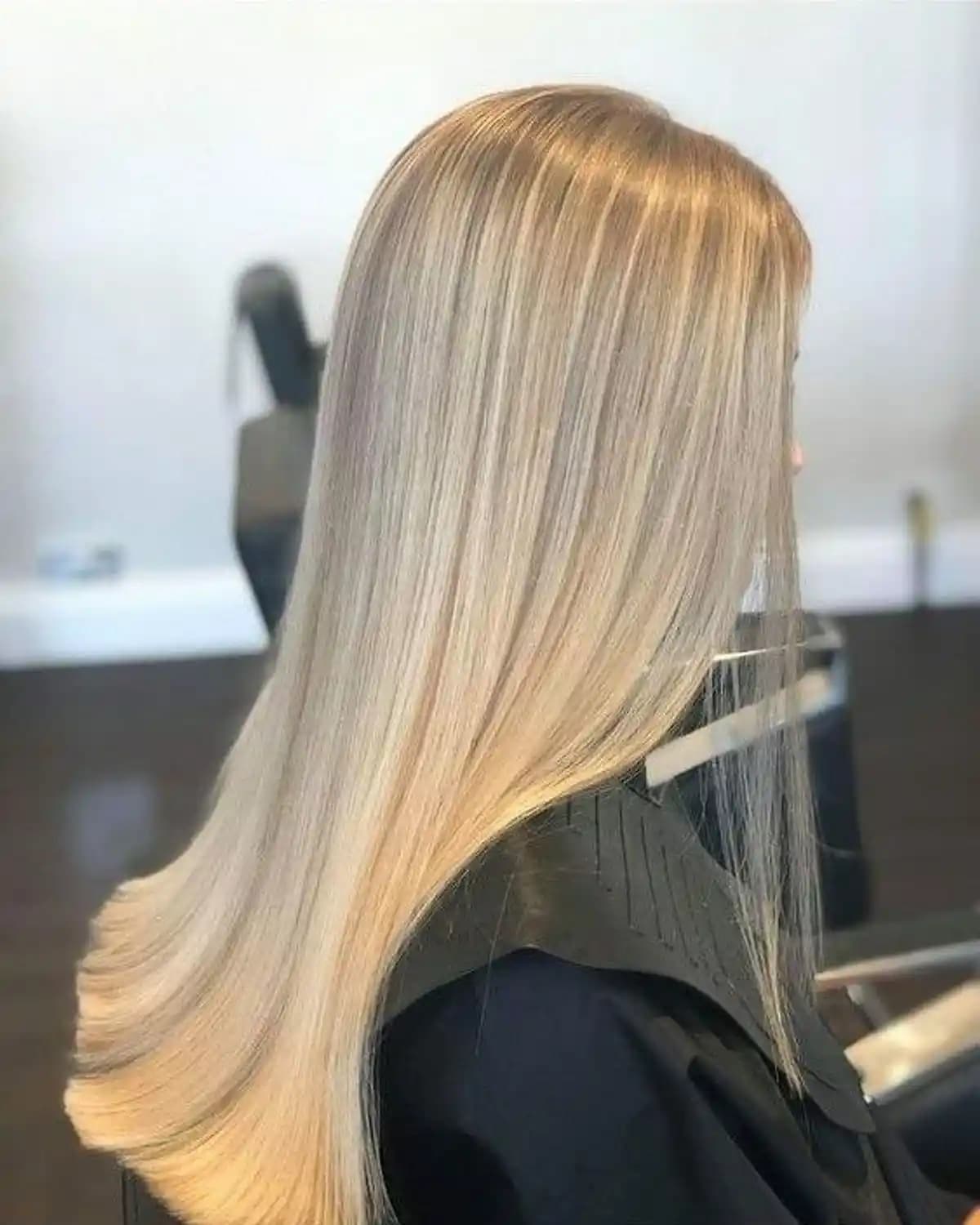 Sarı Saç Bakımı ve Renk Koruma İçin Profesyonel Çözümler ve İpuçları