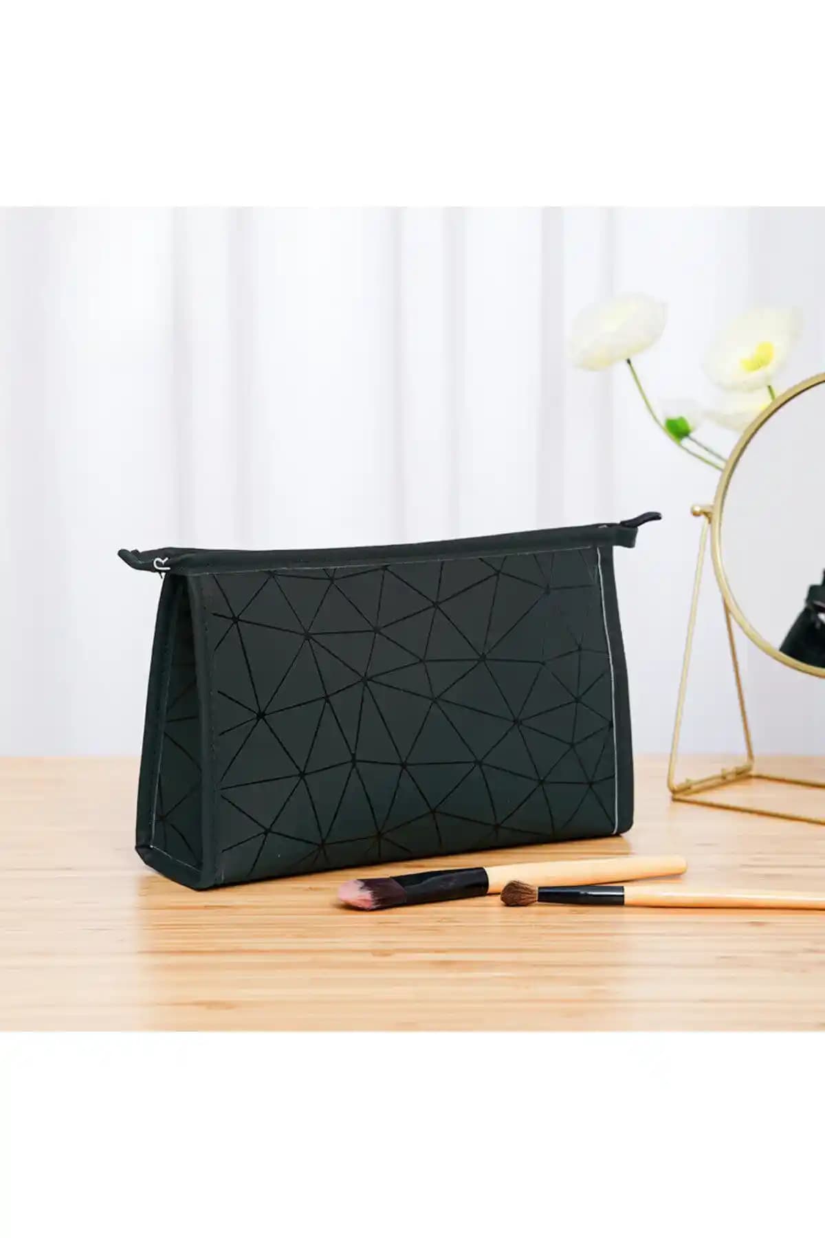 Seyahatlerde Güvenle Kullanılabilecek Dayanıklı Kozmetik Çantası Seçenekleri