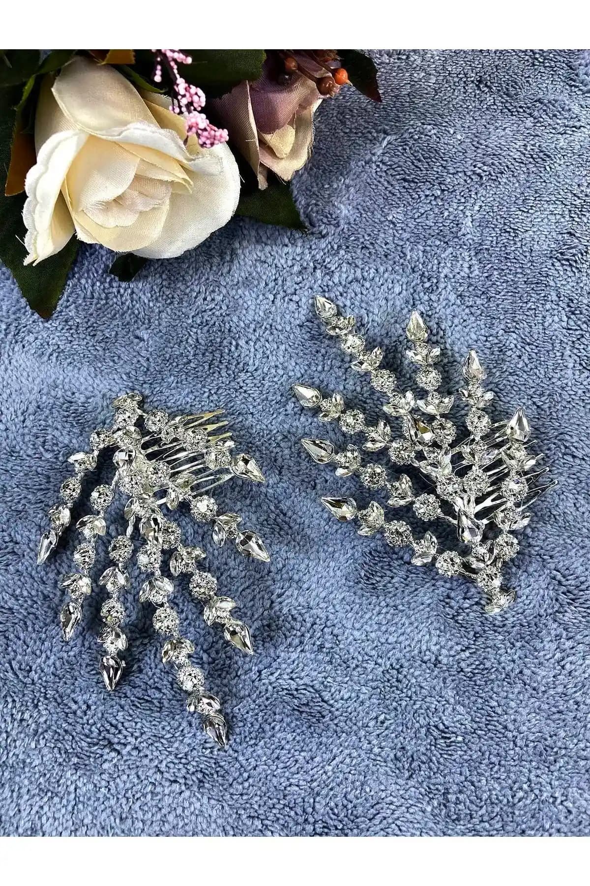 Şık ve Parlak Saç Aksesuarlarıyla Göz Kamaştırıcı Bir Tarz Yaratın