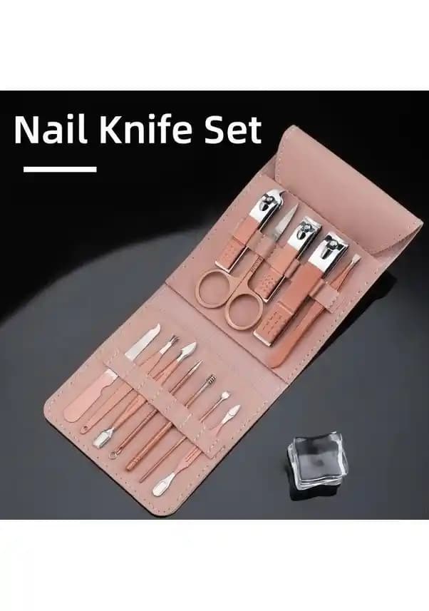 Tırnak Bakım Setleri: Sağlıklı ve Estetik Tırnaklar İçin Temel Araçlar ve Kullanım İpuçları