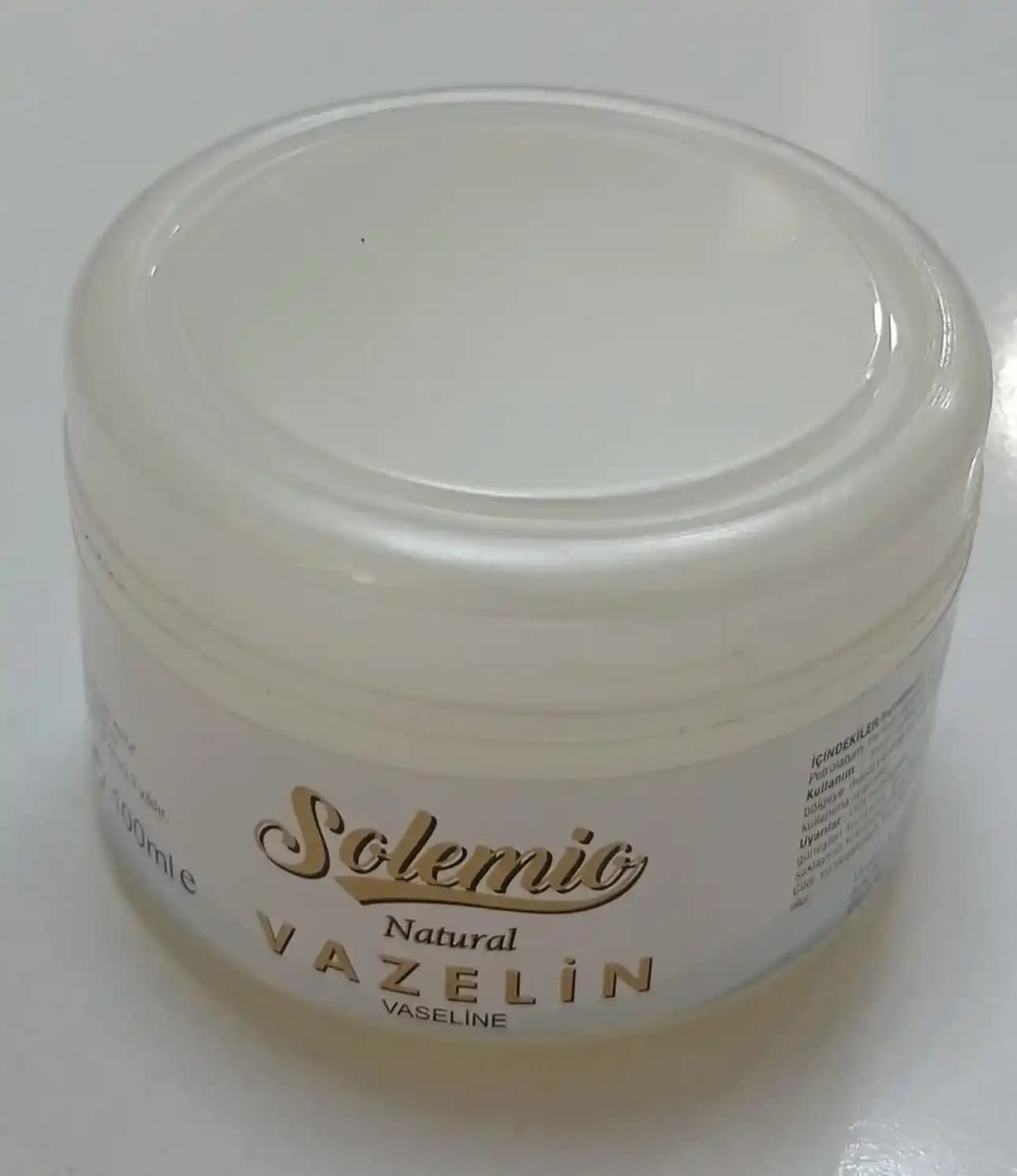 Vazelin ve Cilt Bakımında Kullanımının Önemi ve Doğru Uygulama Yöntemleri