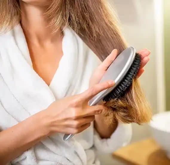 Yıpranmış Saçlar İçin Güncel ve Doğal Bakım Yöntemleri ve Alternatifleri