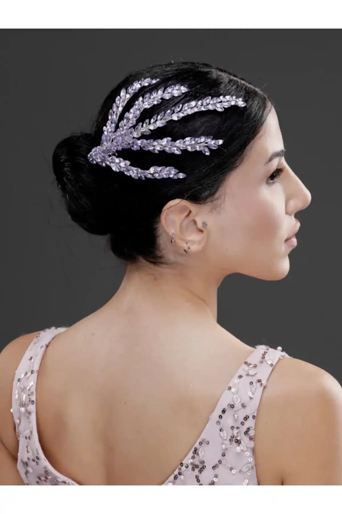 Zarif Saç Tokaları: Estetik ve İşlevselliğin Birlikte Sunulduğu Modeller ve Kullanım İpuçları