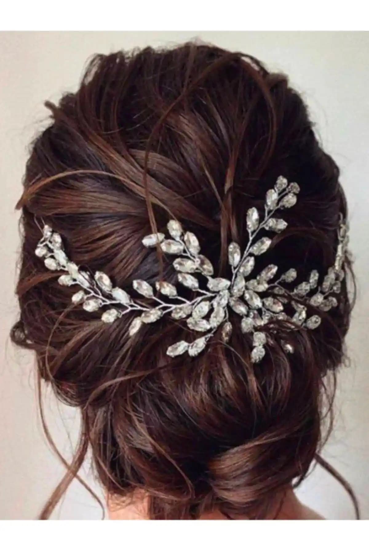 Zarif ve Şık Saç Aksesuarları: Estetik ve Fonksiyonelliğin Buluşması