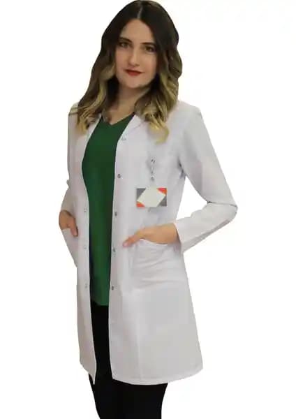 Kadın Doktor ve Öğretmenler İçin Uygun Önlük Seçenekleri ve Karşılaştırması