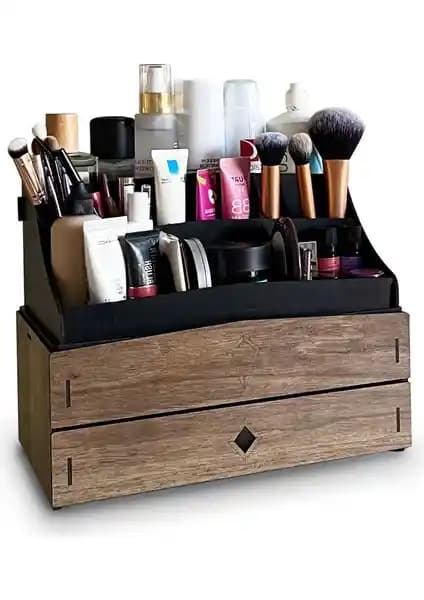 Karşılaştırmalı Makalede Design Otto Bella ve House By House Makyaj Düzenleyicilerin Özellikleri