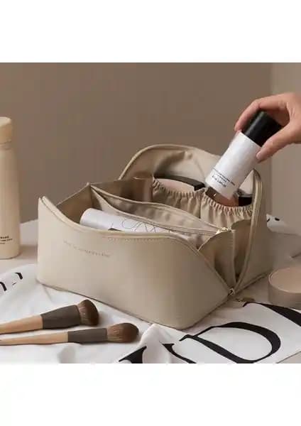 Kozmetik Çantası Karşılaştırması: Büyük Kapasiteli Organizatör ve Şık Leopar Desenli Çanta