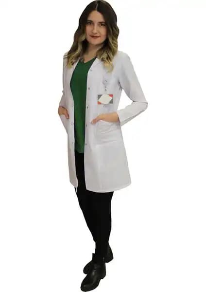 Safa Forma ve Vayvaylı Gömlek Yaka Kadın Doktor Laboratuvar Önlükleri Karşılaştırması 1