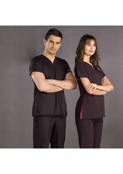 Sağlık Sektörü İçin Hemşire ve Doktor Forması Karşılaştırması ve En İyi Seçenekler 1