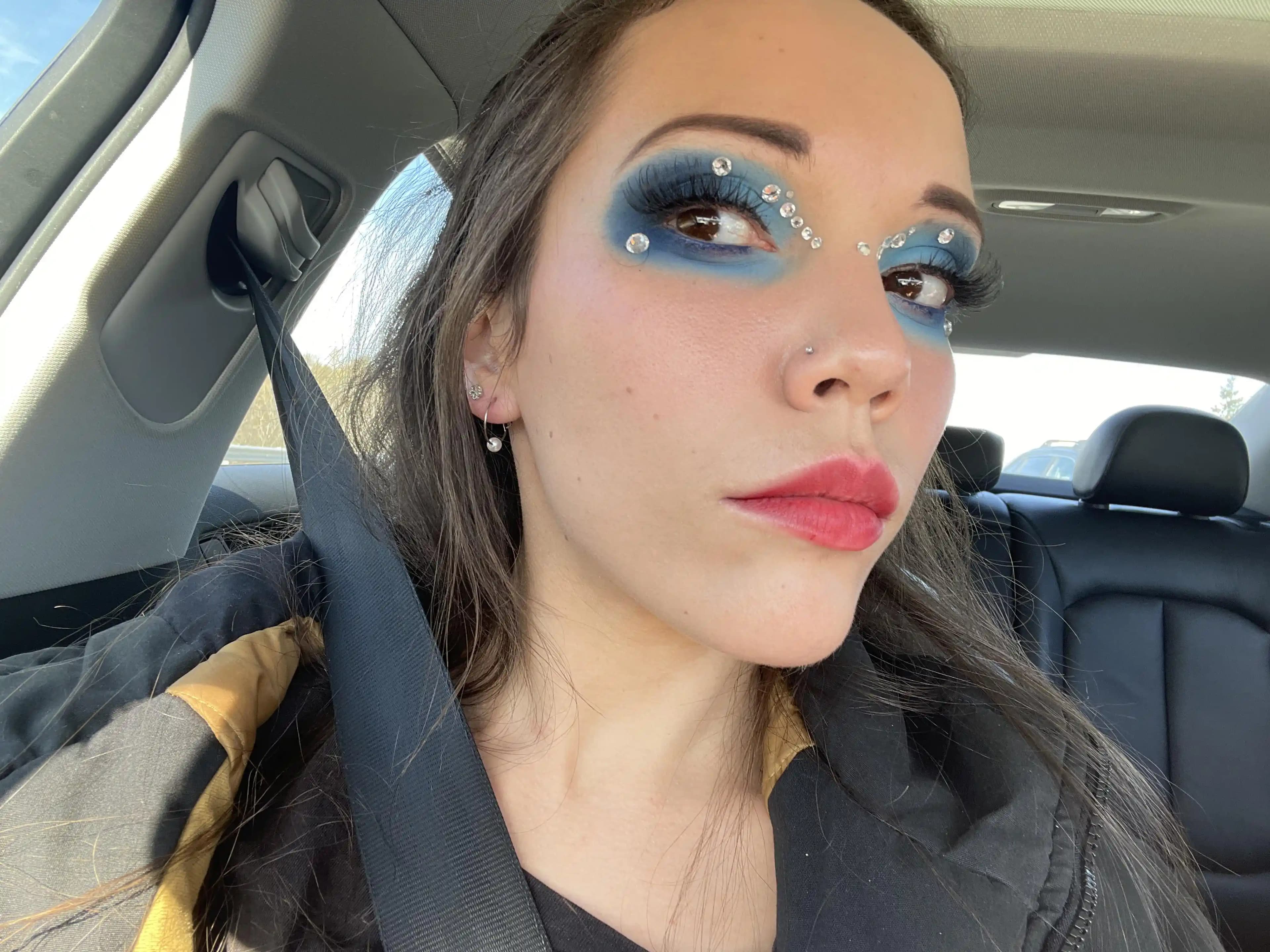 Dramatik Makyajda Yüz Makyajının Tamamlayıcı Unsurları ve Denge Sağlama Yöntemleri