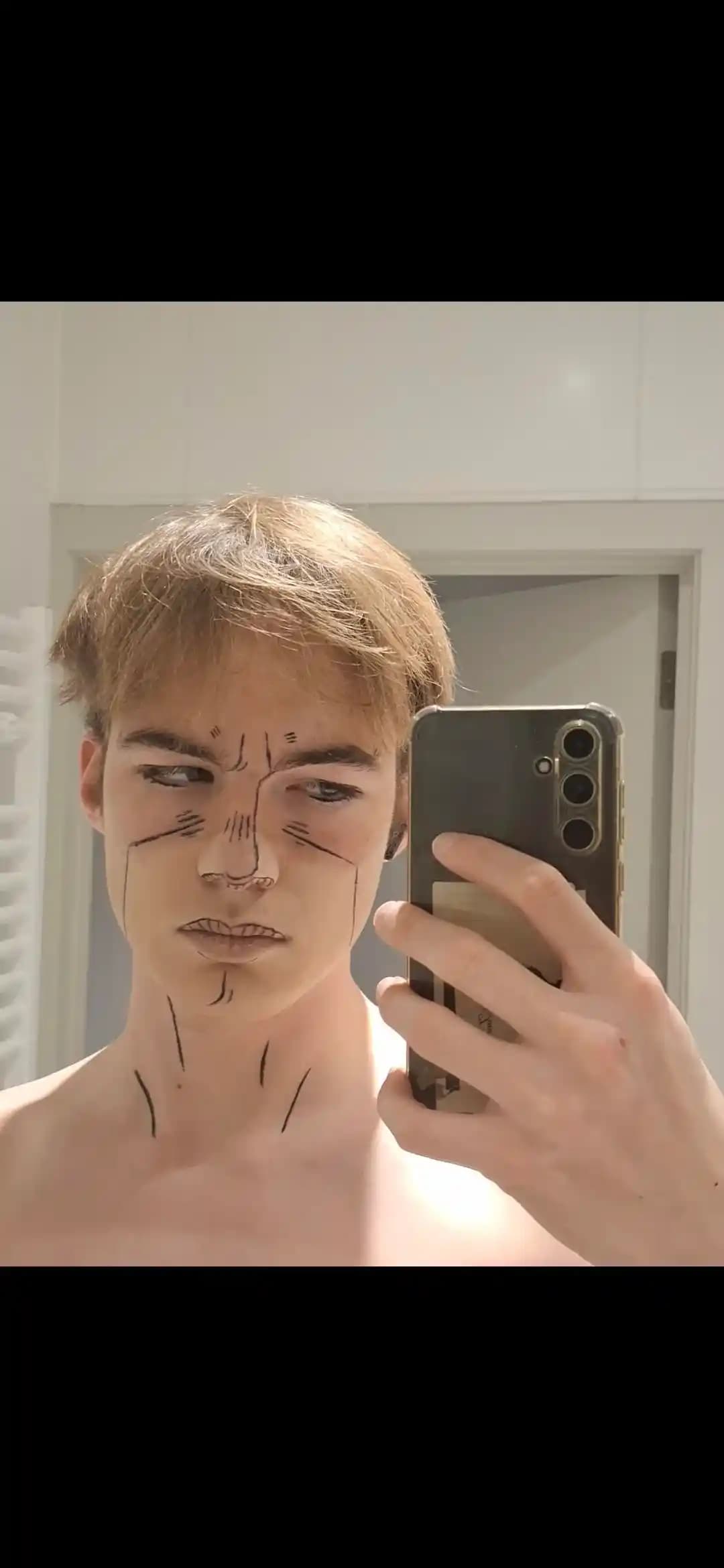 JoJo Tarzı Cosplay Makyajı: Teknikler, Ürünler ve İyileştirme Önerileri