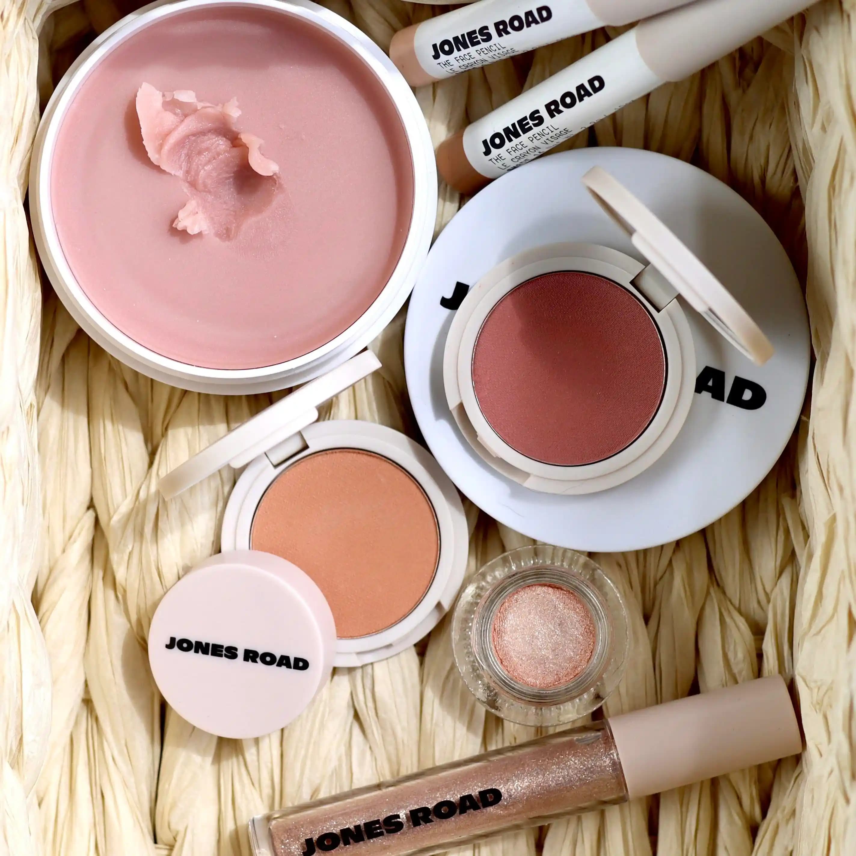 Jones Road Kozmetik Ürünleri: Doğal Makyaj ve Kullanıcı Deneyimleri Üzerine Detaylı İnceleme