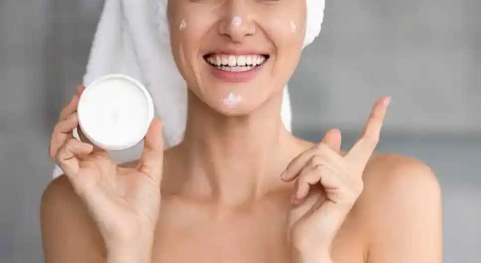 Kuru Ciltler İçin Kış Aylarında Asya Güzellik Ürünleriyle Nemlendirme Yöntemleri