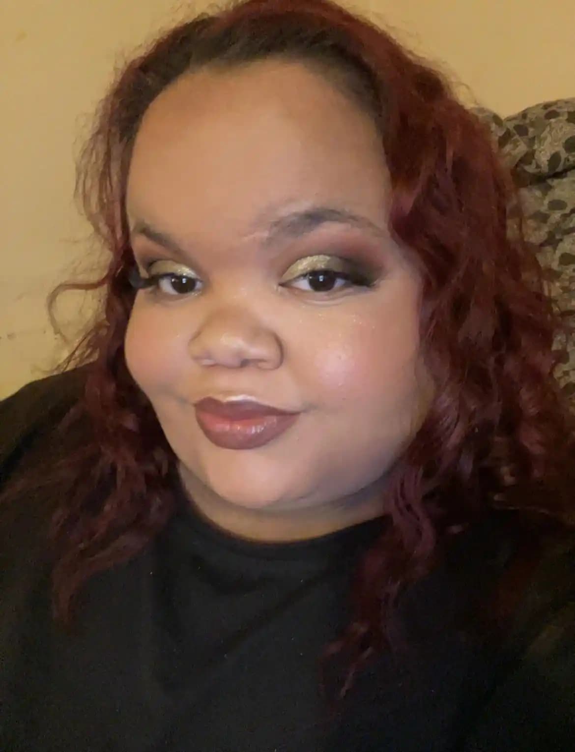 Makyajda Ürün Seçimi ve Uygulama Teknikleri: Reddit Örnekleriyle Detaylı İnceleme