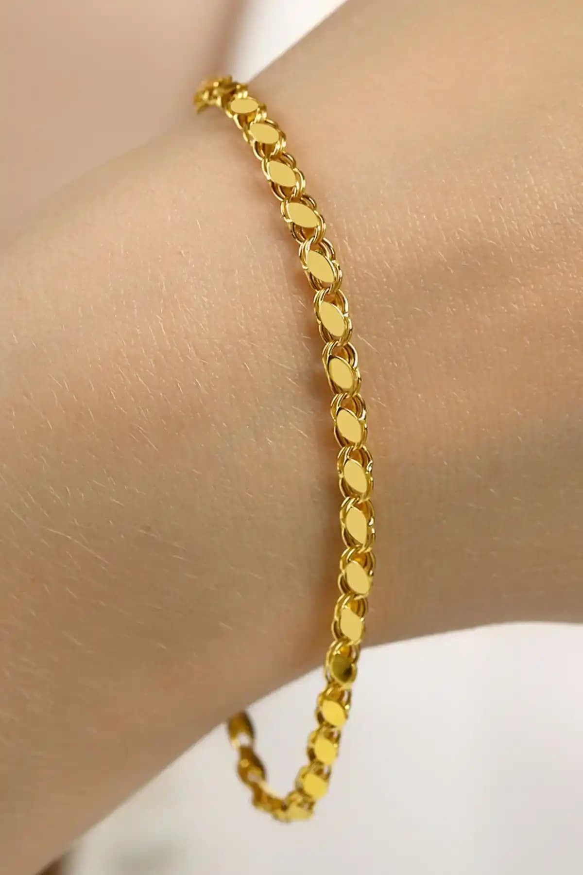 Altınkesesi ve Bayar Gold Altın Bileklikleri Karşılaştırması: Özellikler ve Kullanıcı Yorumları