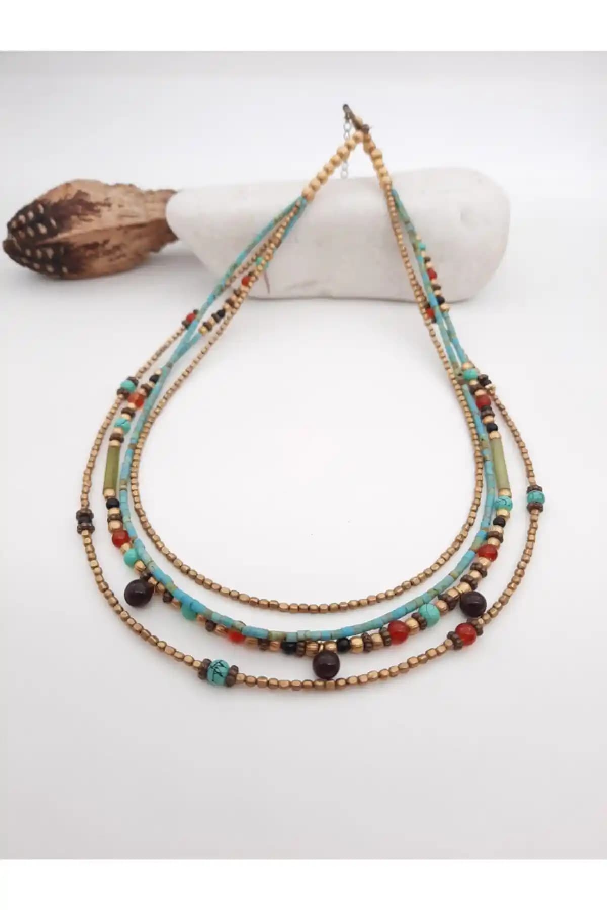 El yapımı otantik kolye: benzersiz tasarım ve kaliteli malzemelerle şıklık sunar